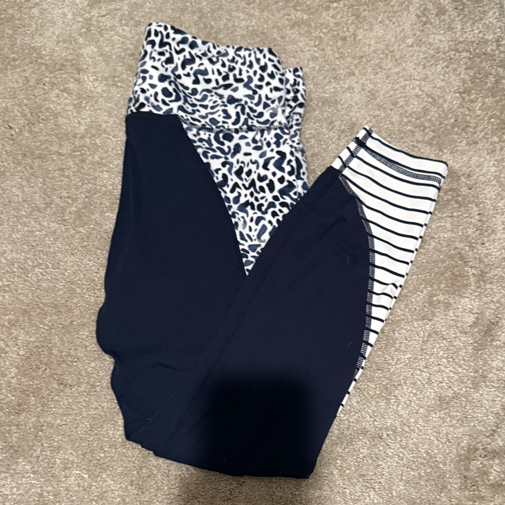 Athleta - Size S- Salutation Leggings